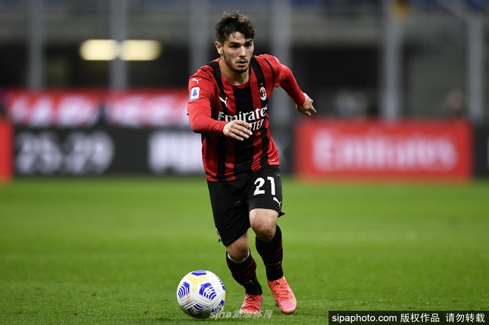 德佬：自馬拉多納時代以來，那不勒斯很久沒一年內(nèi)贏得兩座冠軍了冰糖燉雪梨                                                                2