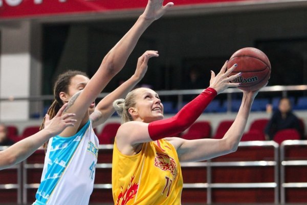 [流言板]期待回歸！美媒曬莫蘭特隔扣樂福照，配文不可復制的爆發(fā)力