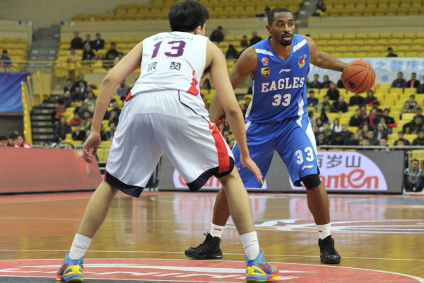 內維爾：西蒙斯那腳真的離譜 可能直接斷送范戴克的職業(yè)生涯