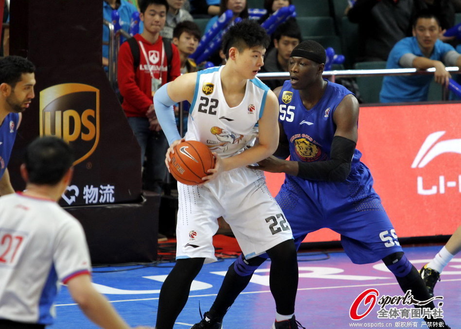 11月13勝2負！活塞主帥：對細節(jié)的極致投入是關鍵 堅持自身打法