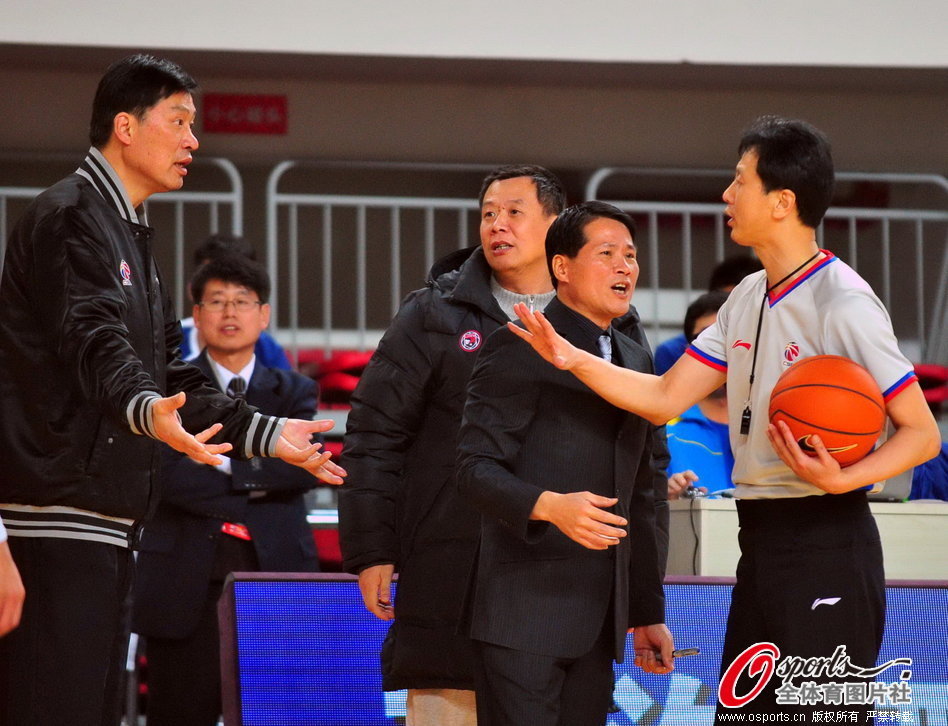 曼聯(lián)vs狼隊首發(fā)：姆伯莫、B費、芒特先發(fā)，海文出戰(zhàn)