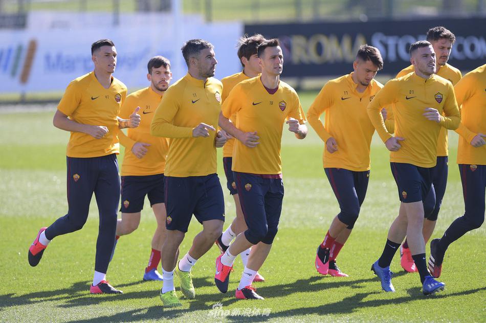 2025年10月8日 10:39:11 | 體育24小時熱點                 在葡萄牙環(huán)球獎頒獎典禮上，C羅獲頒萄牙環(huán)球聲望獎，以表彰他整個職業(yè)生涯在俱樂部和國家隊所做的貢獻。C羅獲獎