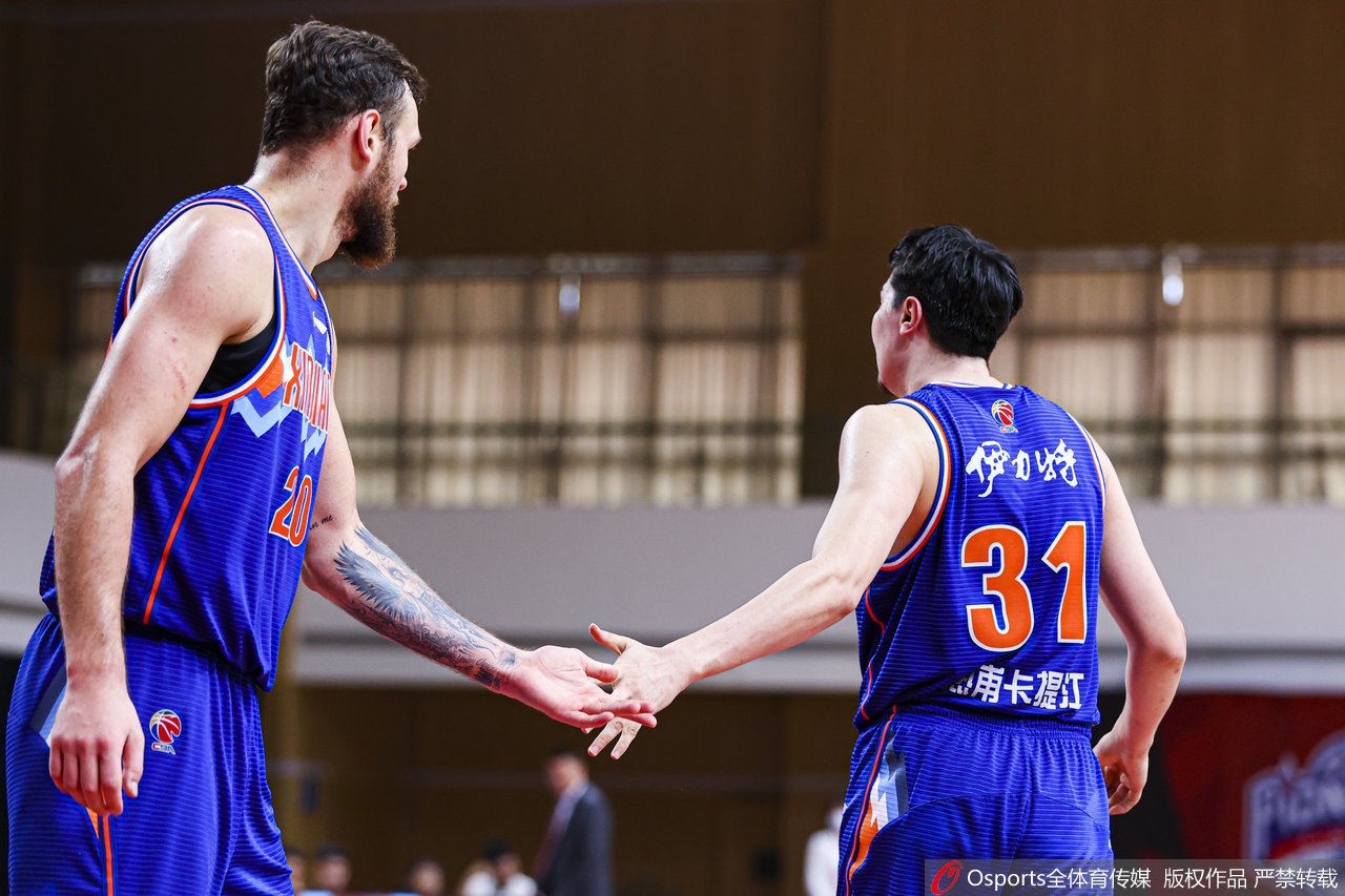 埃梅里：不認為我們能奪冠，阿森納是冠軍熱門，我們目標是爭歐戰(zhàn)