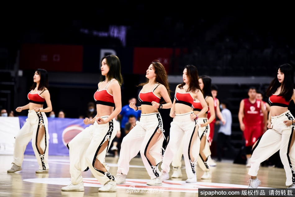 內維爾：西蒙斯那腳真的離譜 可能直接斷送范戴克的職業(yè)生涯