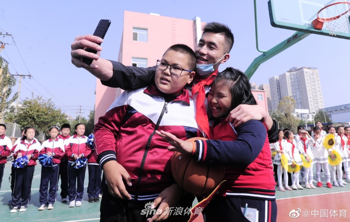 11月13勝2負！活塞主帥：對細節(jié)的極致投入是關鍵 堅持自身打法