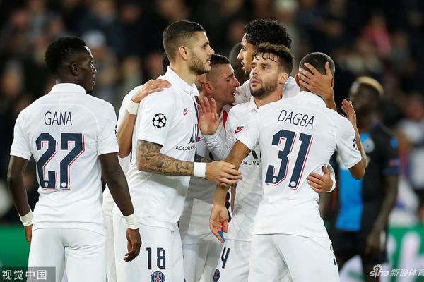 1.2萬RMB！內馬爾攜女友看演唱會，女友身著范思哲連衣裙驚艷全場