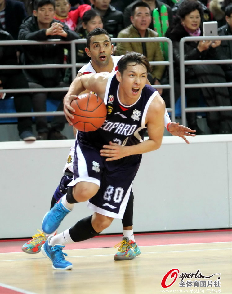 曼聯(lián)vs狼隊首發(fā)：姆伯莫、B費、芒特先發(fā)，海文出戰(zhàn)