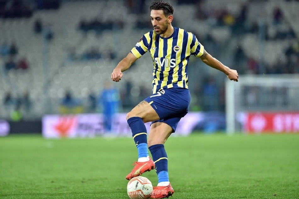 兒子生日當(dāng)天出軌！旺達視頻曝光：與伊卡爾迪前隊友在房間內(nèi)跳舞