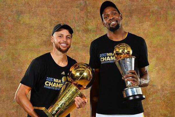 米體：盧卡庫周一已經(jīng)恢復(fù)合練，有望在本周意超杯復(fù)出踢米蘭