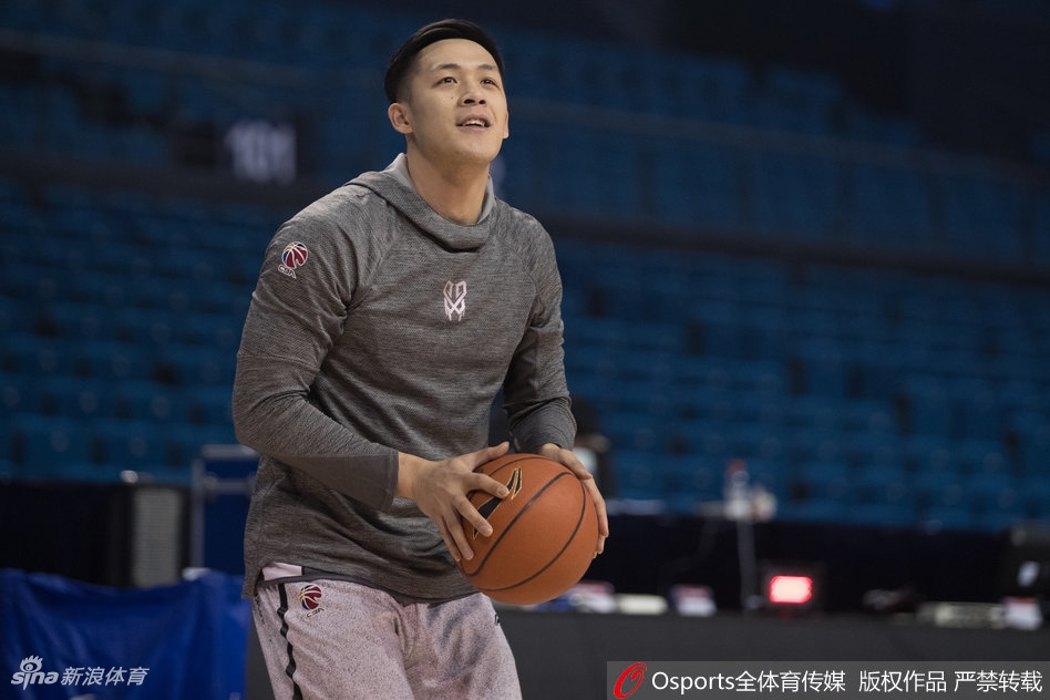 36歲萊萬+28歲拉菲尼亞+17歲亞馬爾??為這個組合起個名字吧