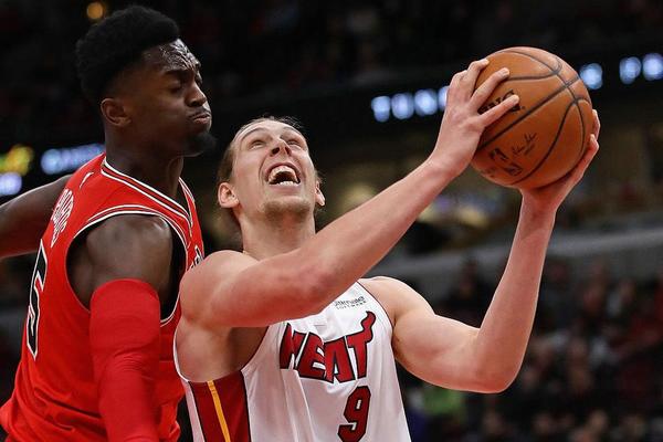 誰才是GOAT？UFC冠軍：現(xiàn)在變了，我選C羅因為他是人類