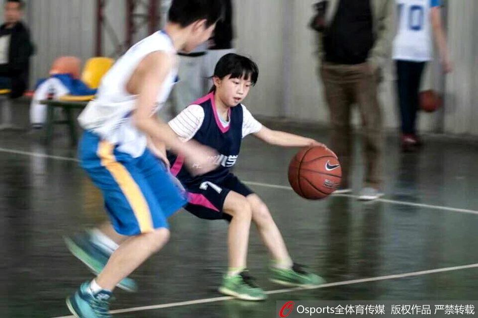 賽季至今鮑威爾場均得分比上賽季高9.8分，聯(lián)盟第一