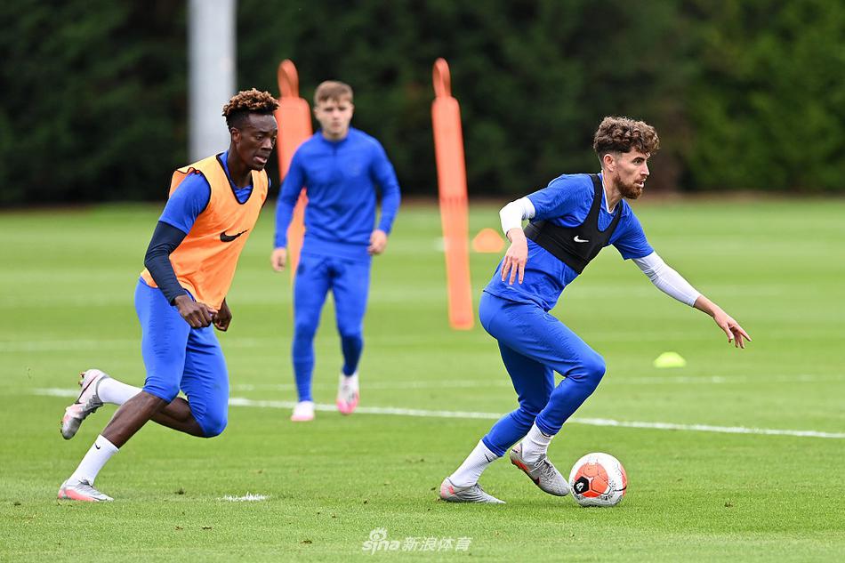 誰都能捅一刀??曼聯(lián)助狼隊結(jié)束43天球荒，本賽季僅1次零封對手