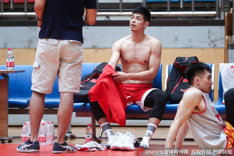 24直播網(wǎng)訊：北京時間1月3日04:00，西甲第18輪率先在巴列卡斯球場打響，巴列卡諾迎戰(zhàn)同城對手赫塔費。主隊上半場補時階段由德弗魯托斯凌空抽射打破僵局，卻在第90分鐘被阿蘭巴里頭球絕平，最終雙方1-