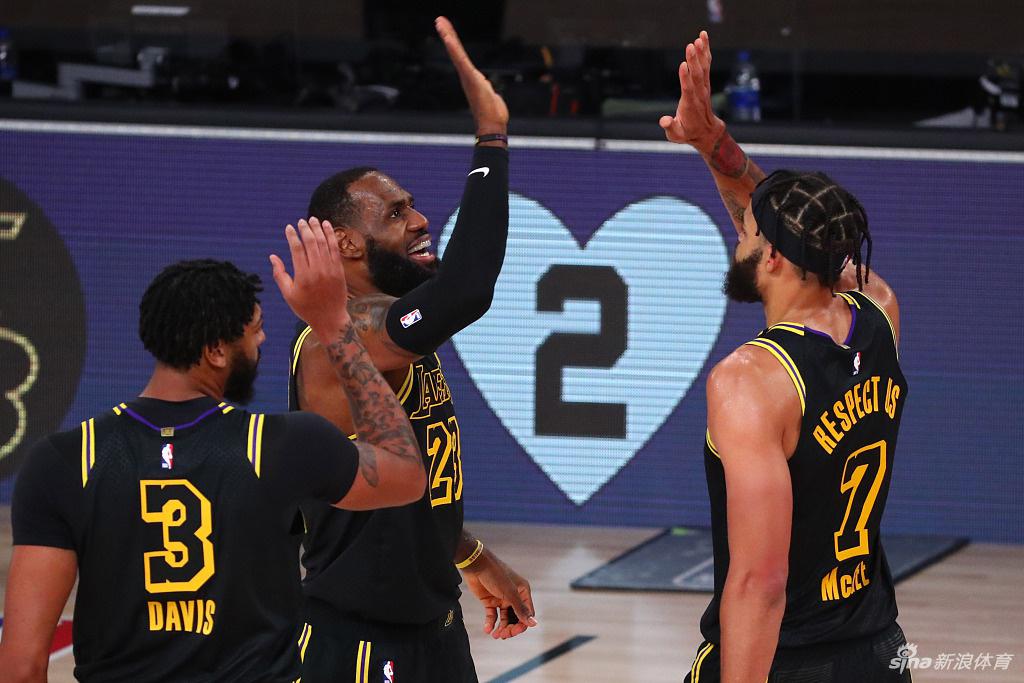 B費在英超已經(jīng)打進65球，葡萄牙球員中僅次于C羅的105球